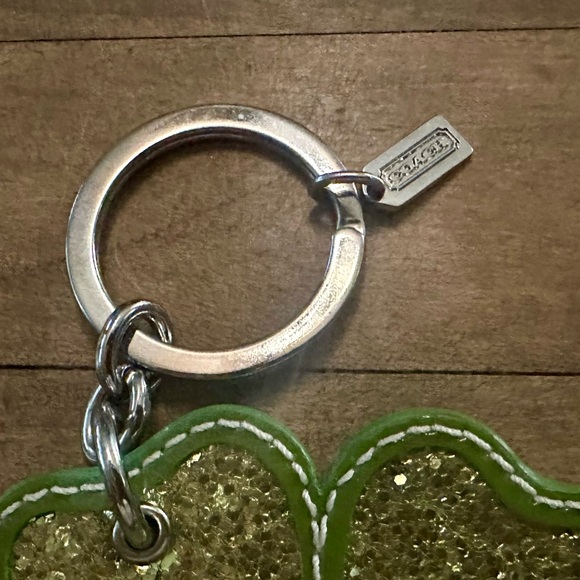 Coach Green Leather Glittered Four Leaf Clover Shamrock Keychain Fob Bag Charm - Picture 6 of 7